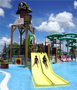 Splashing into Fun: Savannah's Sun Splash Waterpark Adventure!