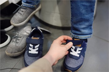 Back-to-School Shoe Shopping Tips for Healthy Feet